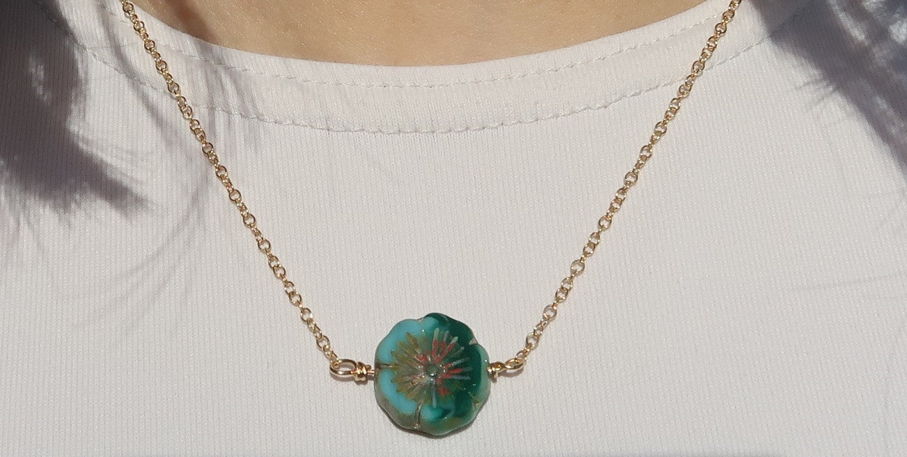 Flower Solitaire Necklace